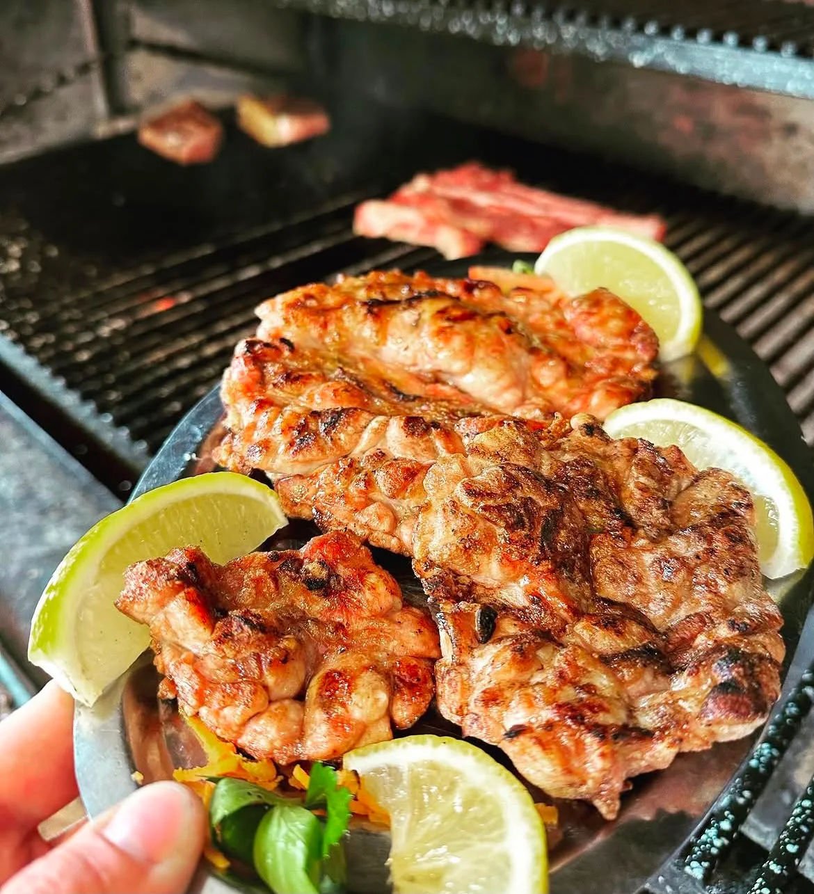 Cortes a la parrilla con un toque de limón
